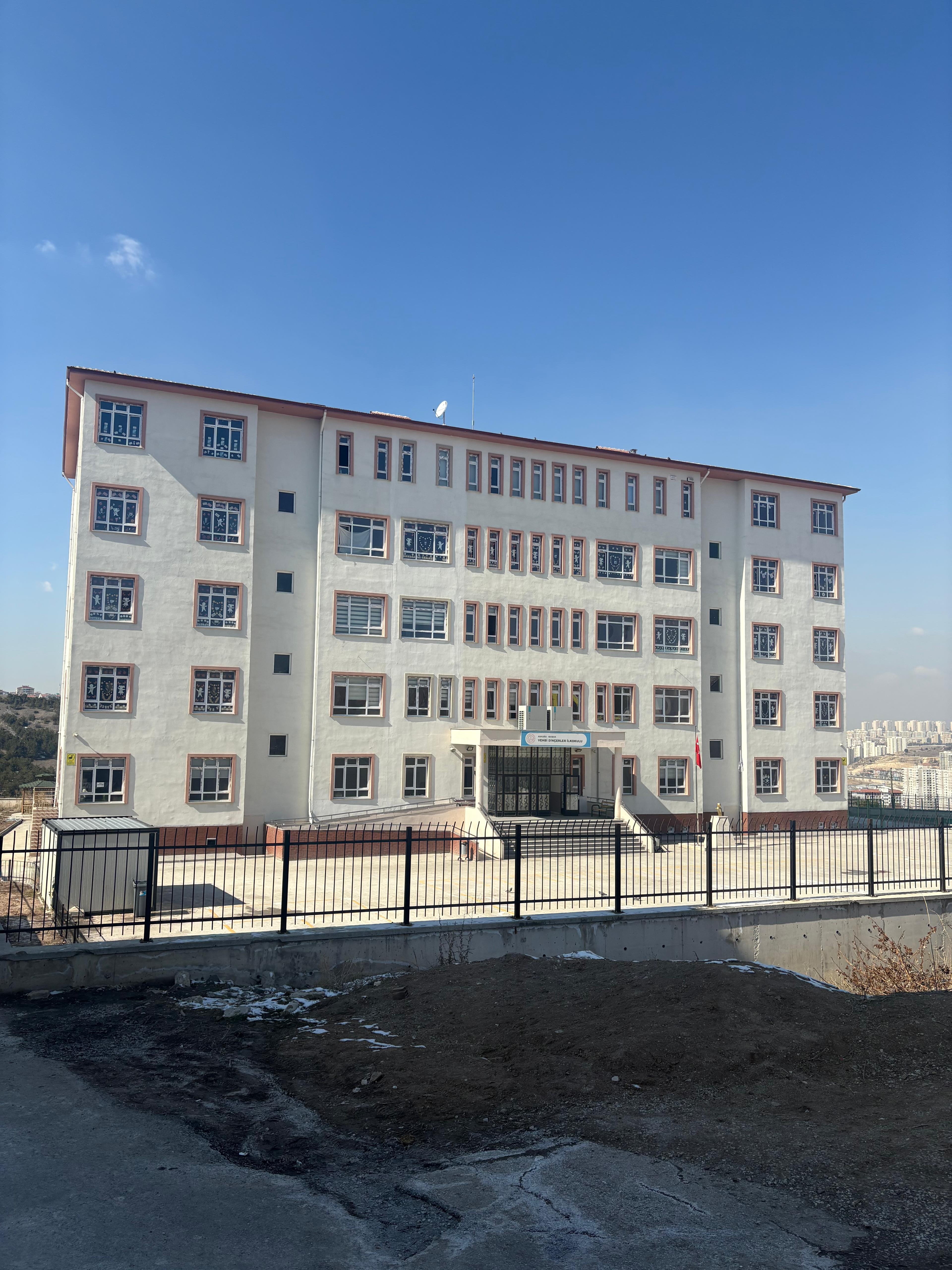Vehbi Dinçerler İlkokulu